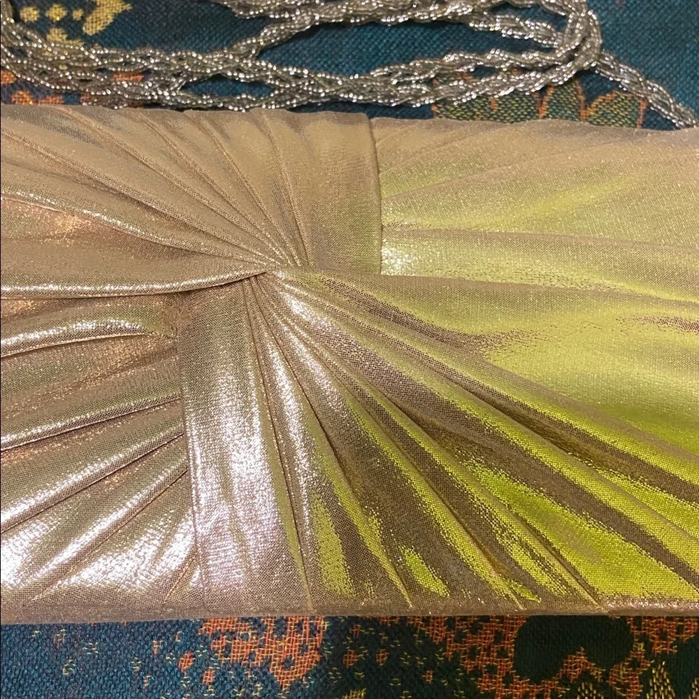N/A shimmering gold